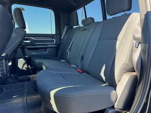 2019 RAM 3500 Big Horn Crew Cab 4x4 8' Box