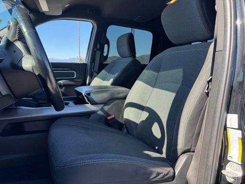 2019 RAM 3500 Big Horn Crew Cab 4x4 8' Box
