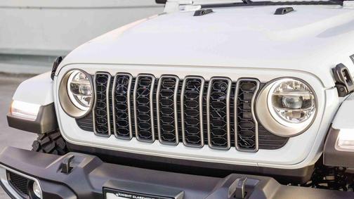 2025 Jeep Gladiator High Tide
