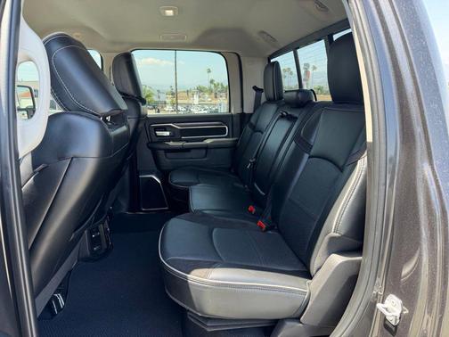 Granite Crystal Metallic Clearcoat 2024 RAM 2500 Laramie Crew Cab 4x4 6'4' Box