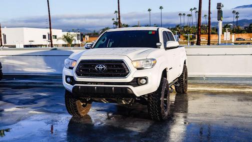 2022 Toyota Tacoma SR5