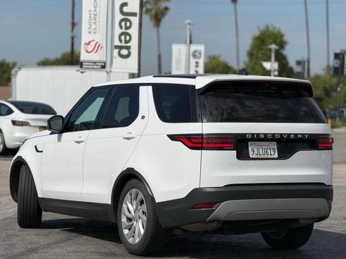 2024 Land Rover Discovery P300 S