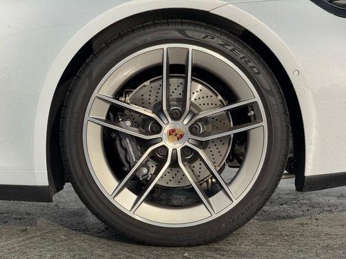 2025 Porsche 911 Carrera