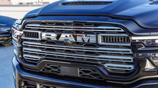 2026 RAM 3500 Laramie Crew Cab 4x4 8' Box