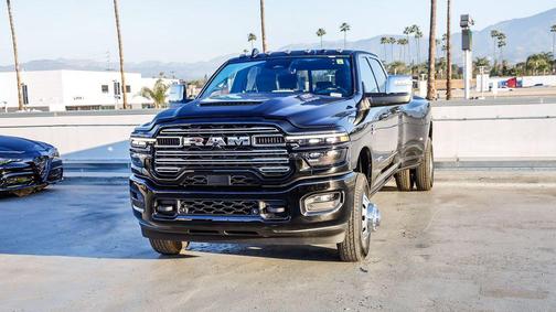 2026 RAM 3500 Laramie Crew Cab 4x4 8' Box