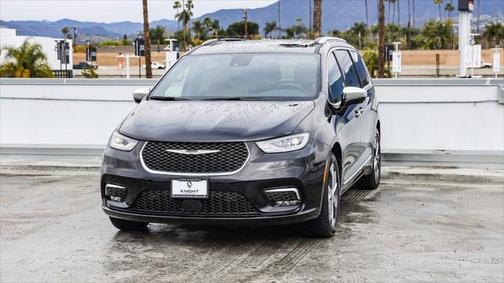 2025 Chrysler Pacifica L
