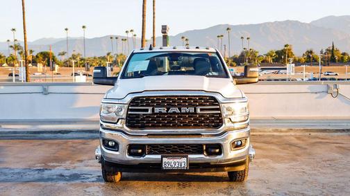 2024 RAM 3500 Big Horn Crew Cab 4x4 8' Box