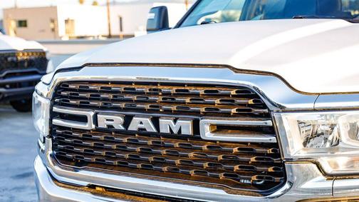 2024 RAM 3500 Big Horn Crew Cab 4x4 8' Box