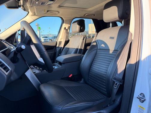 2024 Land Rover Discovery P300 S