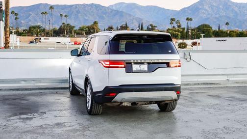 2024 Land Rover Discovery P300 S