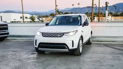 2024 Land Rover Discovery P300 S