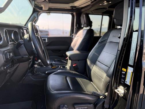 Black Clearcoat 2023 Jeep Wrangler 4xe Sahara