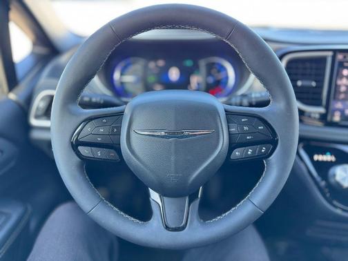 2022 Chrysler Pacifica Hybrid Touring L