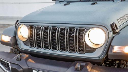 2025 Jeep Gladiator High Tide