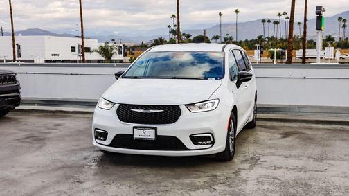 2024 Chrysler Pacifica Hybrid Select