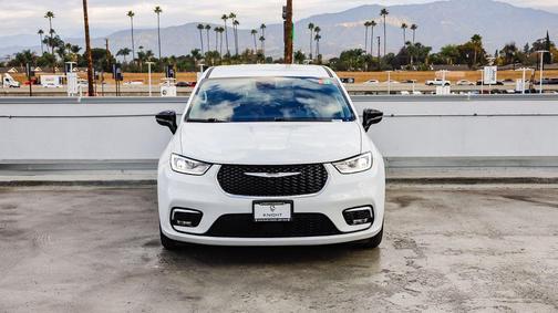 2024 Chrysler Pacifica Hybrid Select