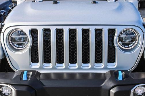 Silver Zynith Clearcoat 2022 Jeep Wrangler Unlimited 4xe Sahara