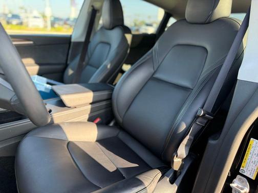 2024 Tesla Model Y Long Range Dual Motor All-Wheel Drive