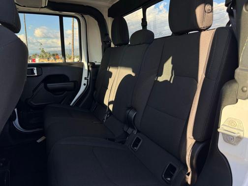 2023 Jeep Gladiator Sport S