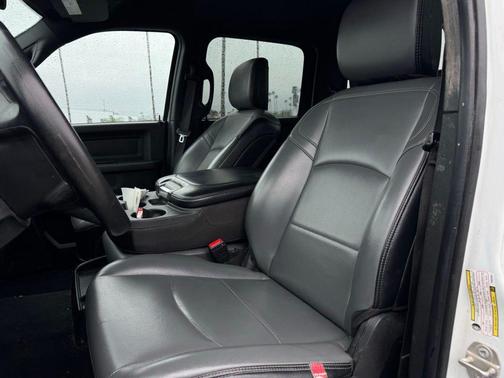 2023 RAM 2500 Tradesman Crew Cab 4x4 8' Box