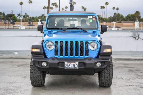 Hydro Blue Pearlcoat 2022 Jeep Gladiator Sport