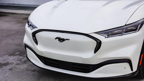 STAR WHITE MET TRI-COAT 2023 Ford Mustang Mach-E Premium