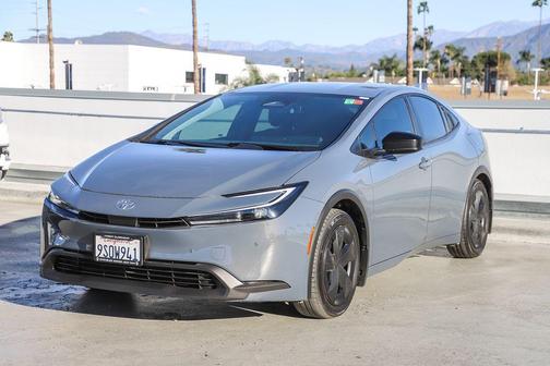 2025 Toyota Prius LE