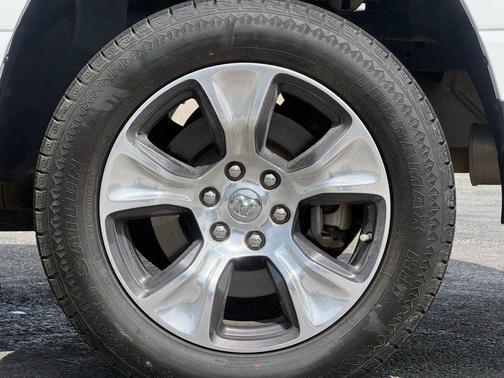 Bright White Clearcoat 2024 RAM 1500 Laramie