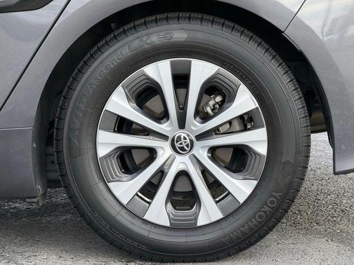 Magnetic Gray Metallic 2022 Toyota Prius Prime XLE