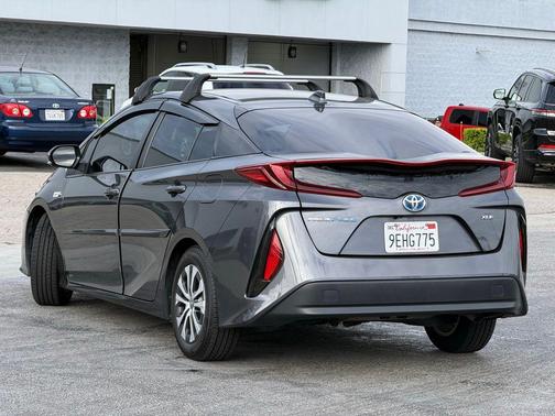 Magnetic Gray Metallic 2022 Toyota Prius Prime XLE