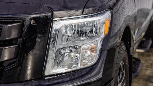 2023 Nissan Titan SV