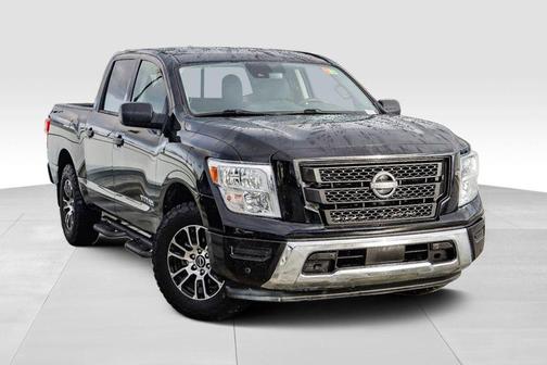 2023 Nissan Titan SV
