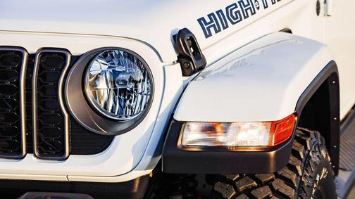 2025 Jeep Gladiator High Tide