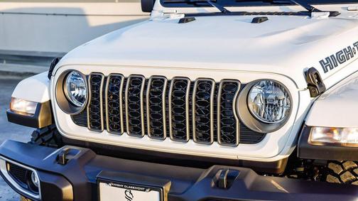 2025 Jeep Gladiator High Tide