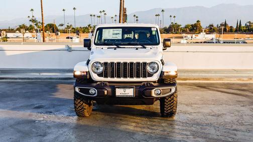 2025 Jeep Gladiator High Tide