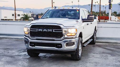 2023 RAM 2500 Tradesman Crew Cab 4x4 8' Box