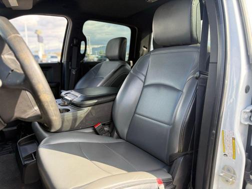 2023 RAM 2500 Tradesman Crew Cab 4x4 8' Box