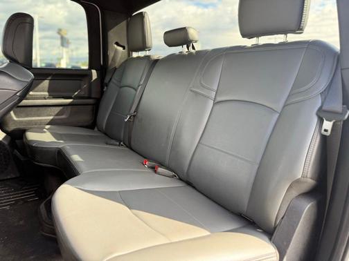2023 RAM 2500 Tradesman Crew Cab 4x4 8' Box