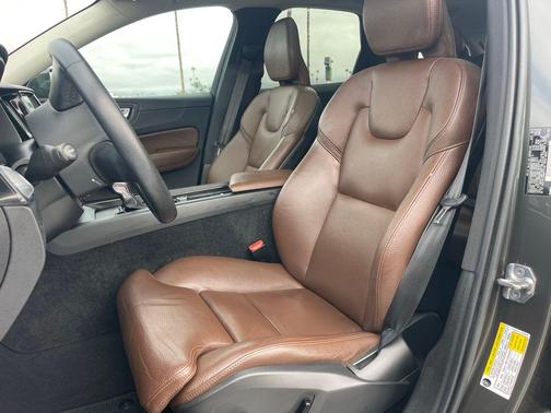 2019 Volvo XC60 T6 Momentum
