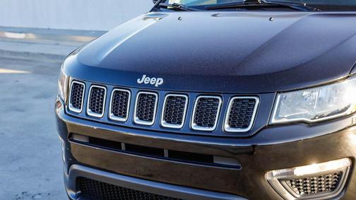 Diamond Black Crystal Pearlcoat 2021 Jeep Compass Sport