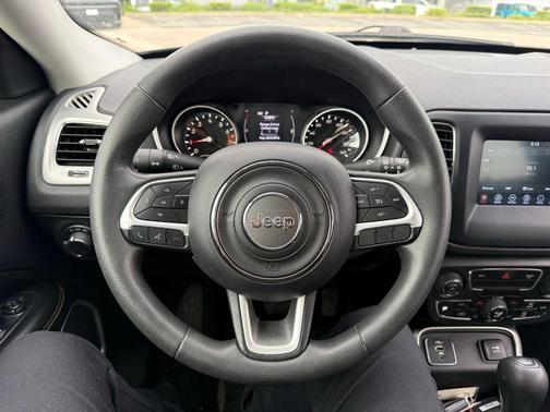 Diamond Black Crystal Pearlcoat 2021 Jeep Compass Sport