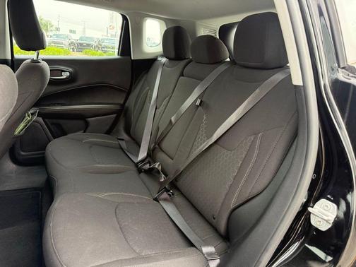 Diamond Black Crystal Pearlcoat 2021 Jeep Compass Sport