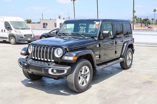 Black Clearcoat 2022 Jeep Wrangler Unlimited Sahara