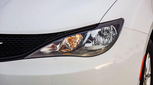 2024 Chrysler Voyager LX