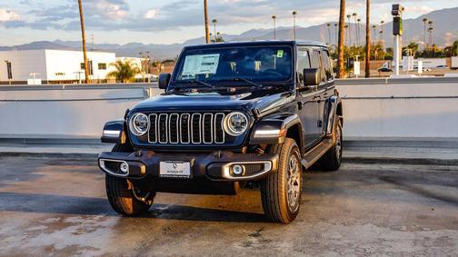 2025 Jeep Wrangler 4-Door Sahara 4x4