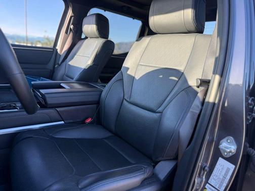 2024 Toyota Tundra Hybrid Platinum