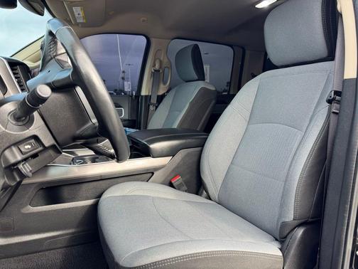 2019 RAM 2500 Big Horn Crew Cab 4x4 6'4' Box