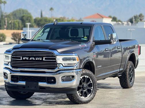 2020 RAM 2500 Laramie Crew Cab 4X4 6'4' Box