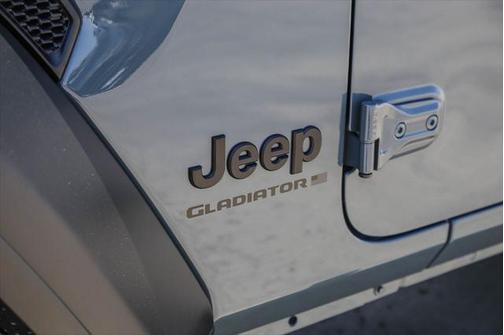 2025 Jeep Gladiator Sport S