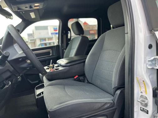 Bright White Clearcoat 2024 RAM 1500 Classic Warlock Crew Cab 4x2 5'7' Box